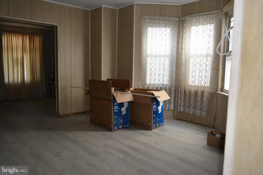 21 N Chestnut St, Mount Carmel, PA 17851 - Image #3