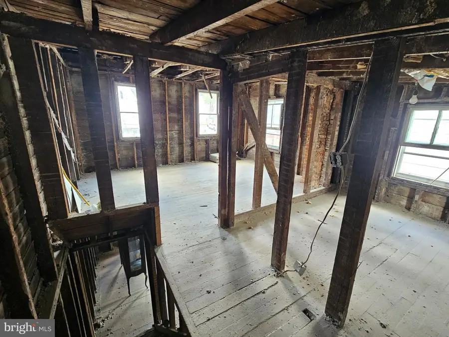 1104 W Walnut St, Coal Township, PA 17866 - Image #3