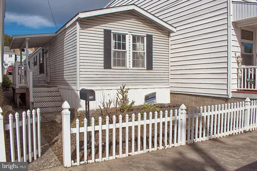 129 Saylor St W, Mount Carmel, PA 17851 - Image #2