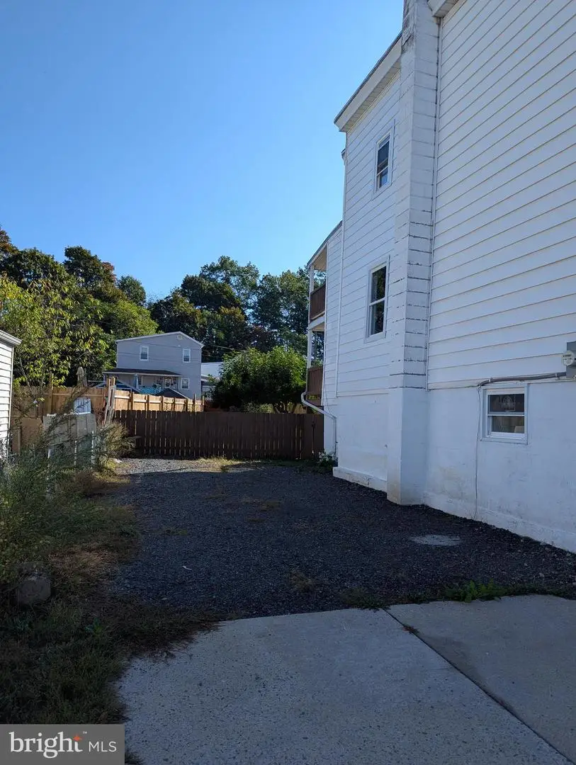 133 N Locust St, Mount Carmel, PA 17851 - Image #2