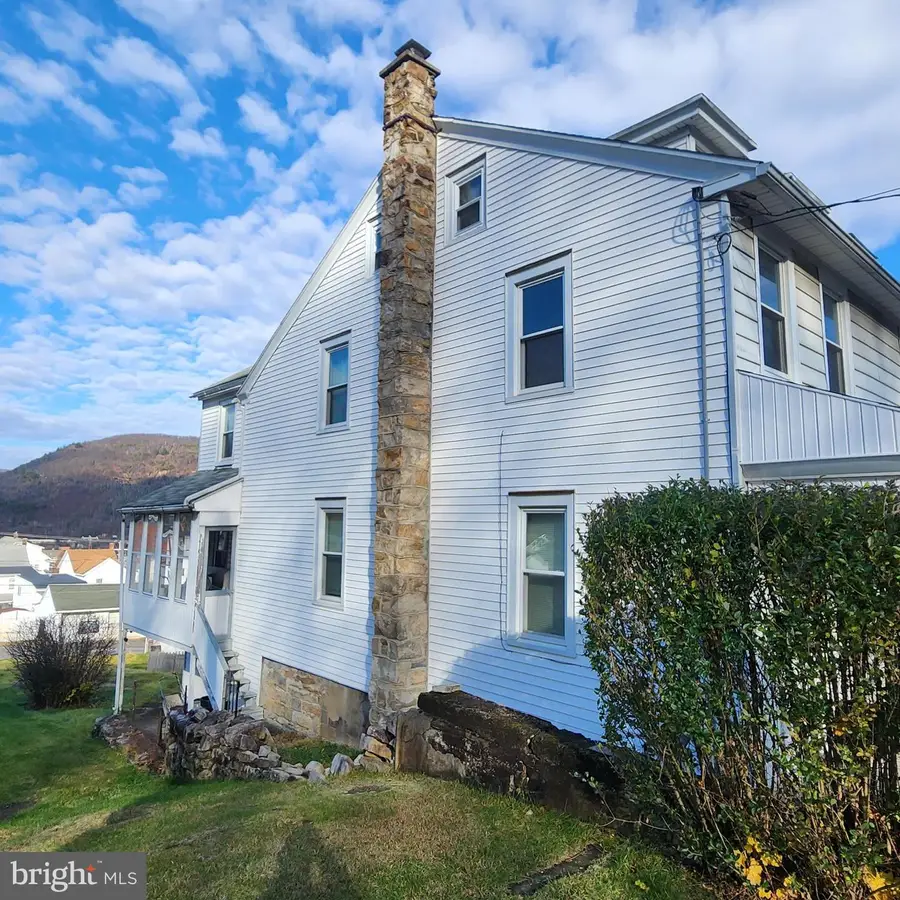 809 W Mulberry St, Coal Township, PA 17866 - Image #3