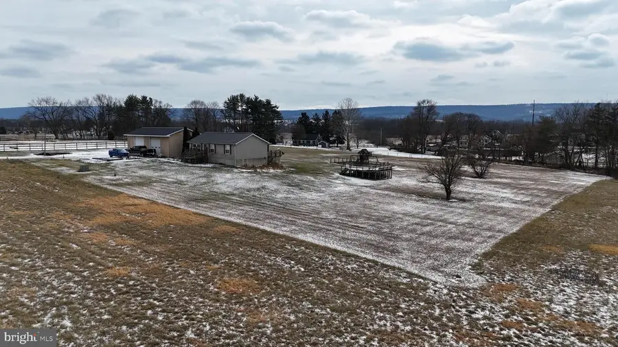 219 Styring Ln, Milton, PA 17847 - Image #2