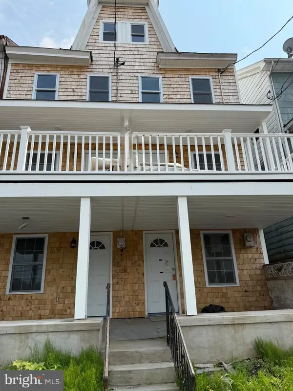 924-926 W Spruce St, COAL TOWNSHIP, PA 17866