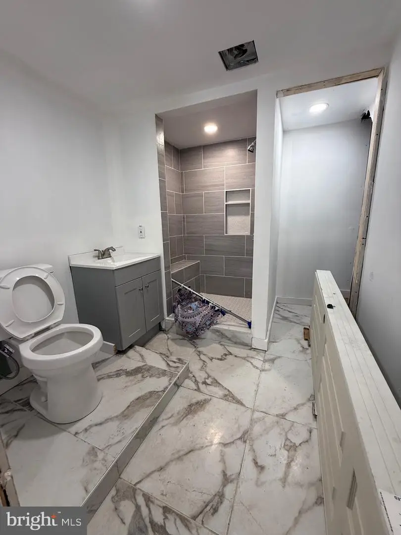 924-926 W Spruce St, Coal Township, PA 17866 - Image #3