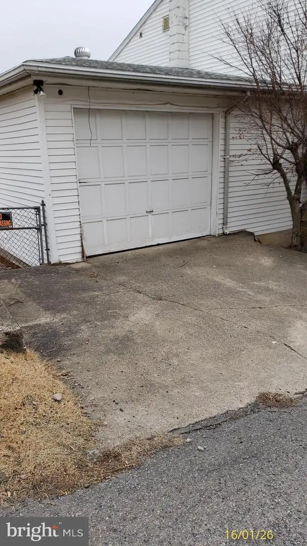 526 S Diamond St, Shamokin, PA 17872 - #3