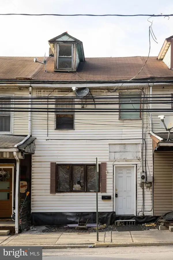 704 Bear Valley Ave, SHAMOKIN, PA 17872