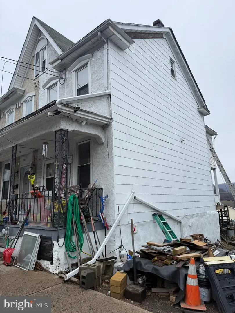 513 W Mulberry St, Shamokin, PA 17872 - #2