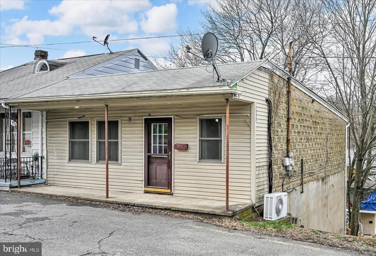 602 Hillside Ave, Shamokin, PA 17872 - #1