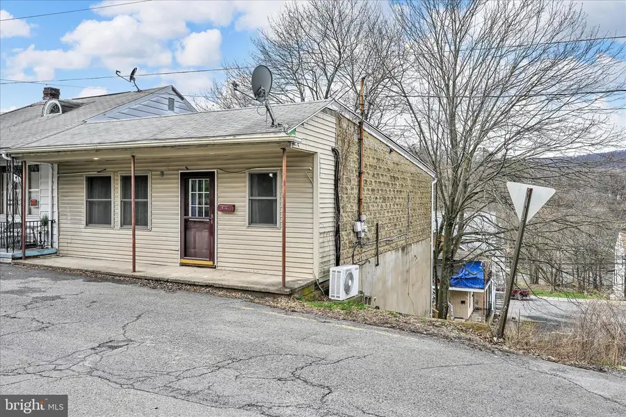 602 Hillside Ave, Shamokin, PA 17872 - #3