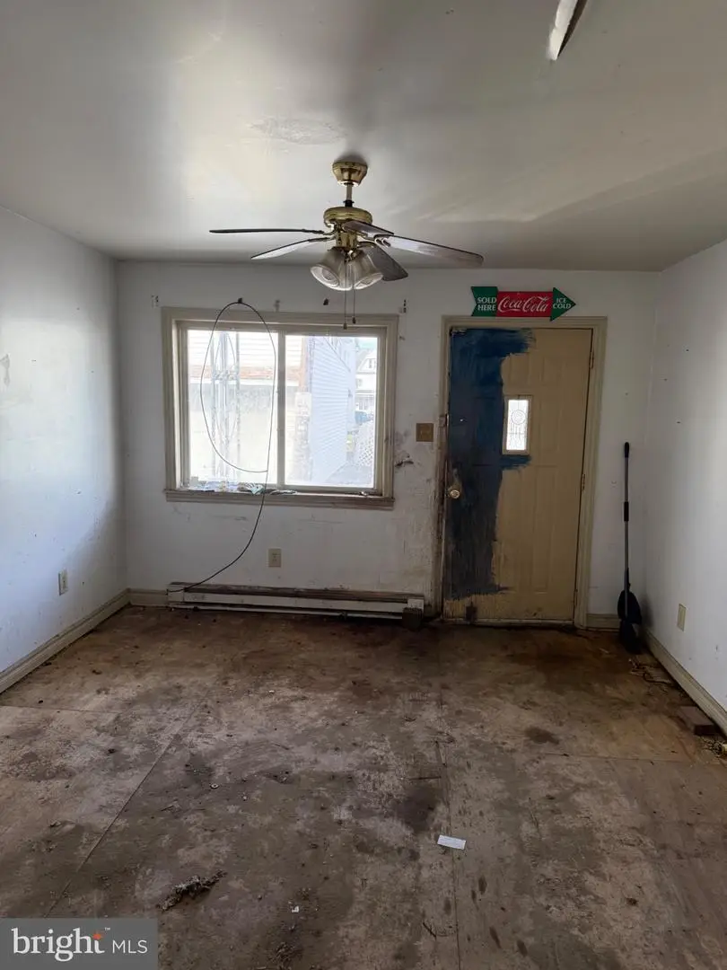 323 S Grape St, Mount Carmel, PA 17851 - #2