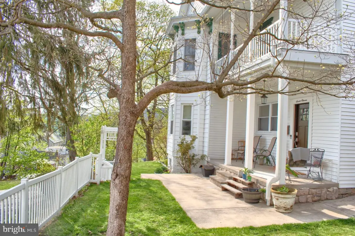 711 Clay St, Shamokin, PA 17872 - #1