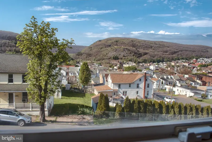 714 Mulberry St W, Shamokin, PA 17872 - #3