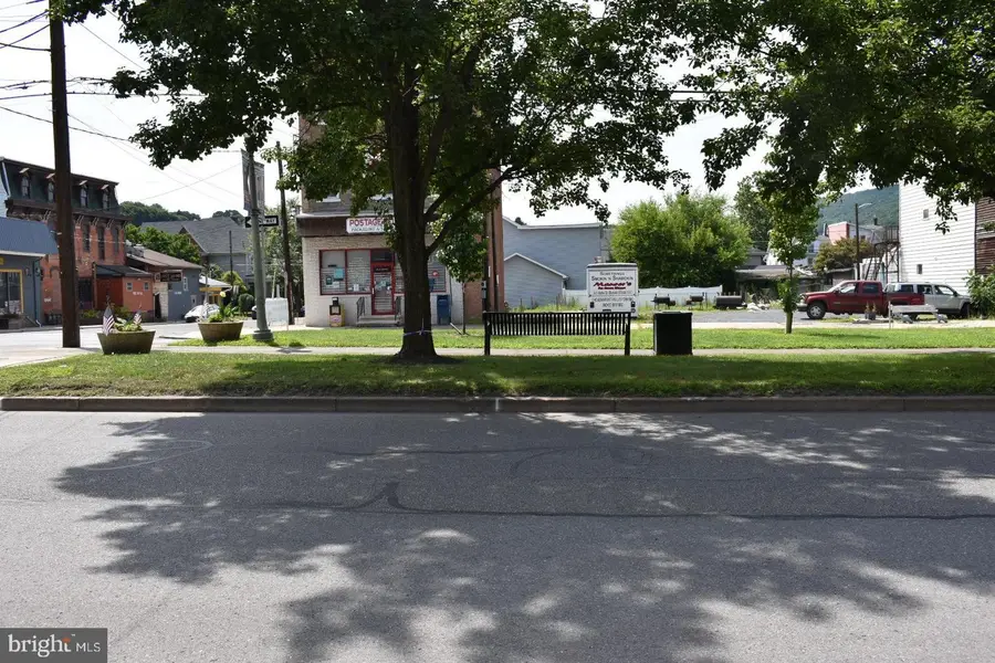 45-47 S Market St, Shamokin, PA 17872 - #3