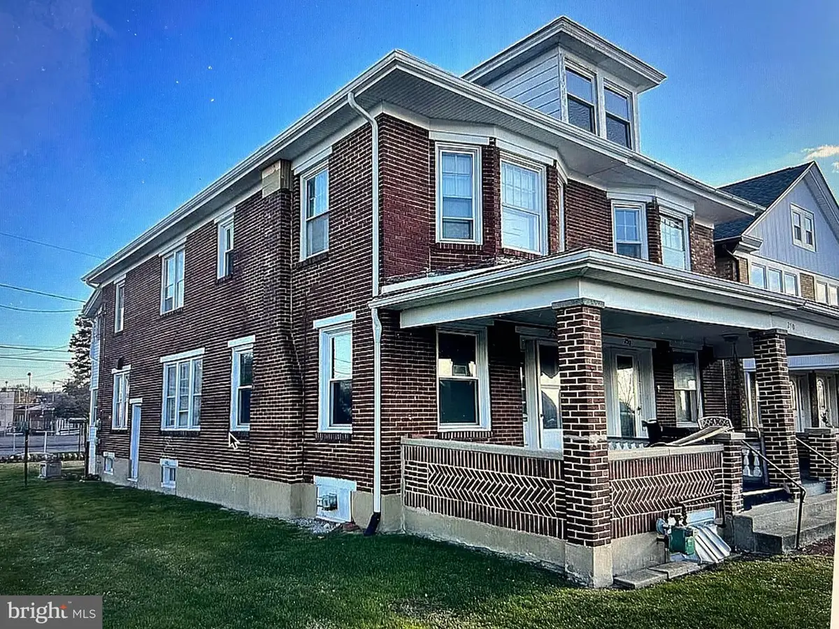 252 N Front St, Sunbury, PA 17801 - #1