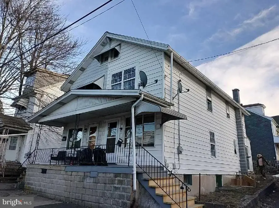 634 E 4th St, Mount Carmel, PA 17851 - #2