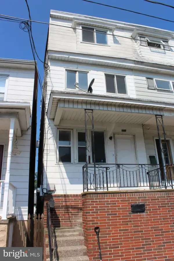 148 N Locust St, MOUNT CARMEL, PA 17851