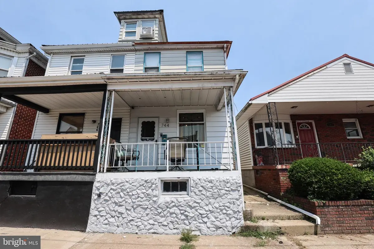 744 Chestnut St, Kulpmont, PA 17834 - #1