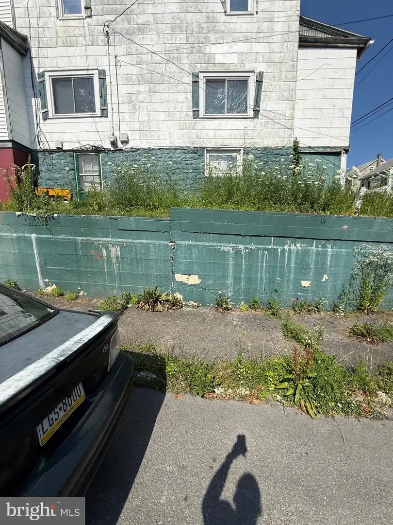 1000 W Mulberry St, Coal, PA 17866 - #3