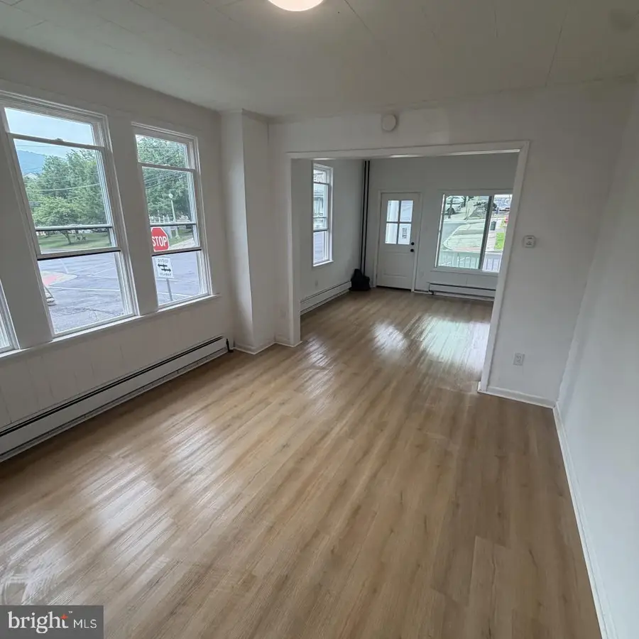 400 S Market St, Shamokin, PA 17872 - #2