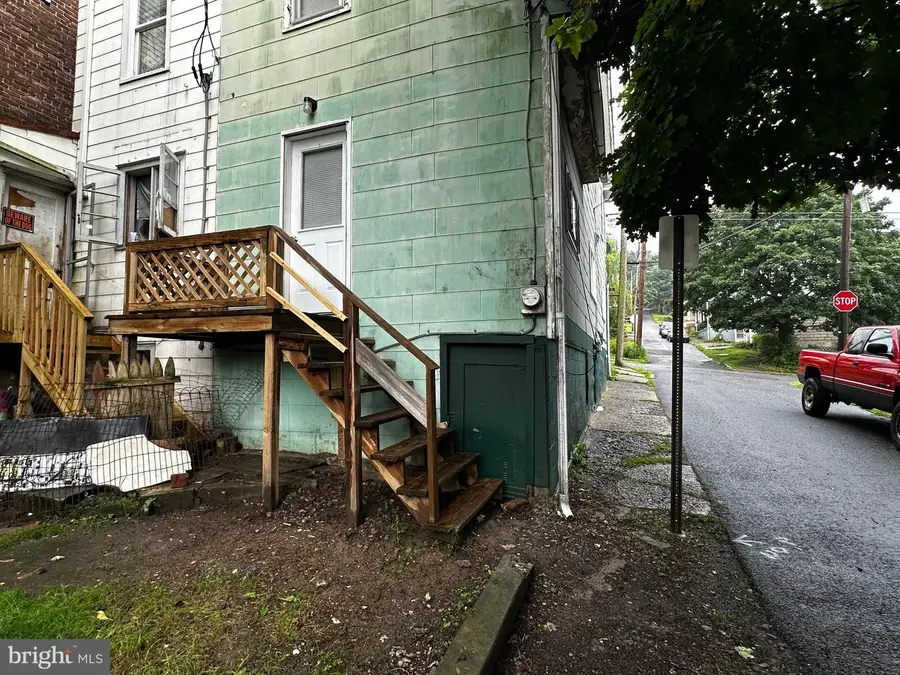 123 W Montgomery St, Shamokin, PA 17872 - #3