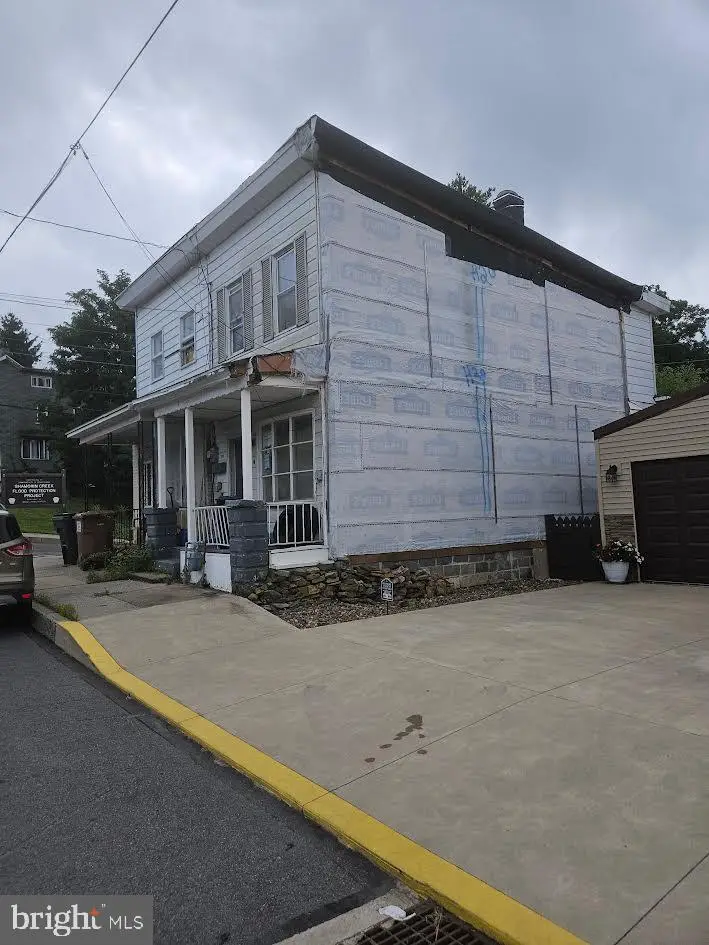 302 N Vine St, Mount Carmel, PA 17851 - #2