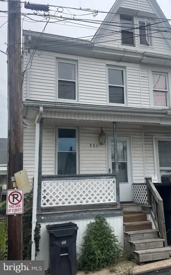 321 S Grape St, MT CARMEL, PA 17851