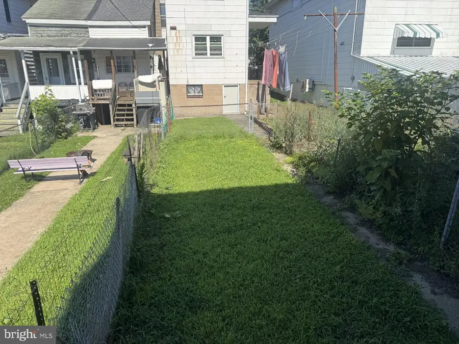 321 S Grape St, Mount Carmel, PA 17851 - #3