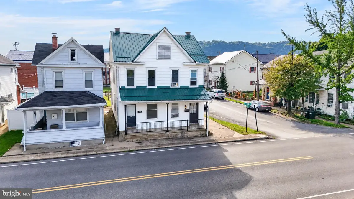 356 S Front St, Sunbury, PA 17801 - #1