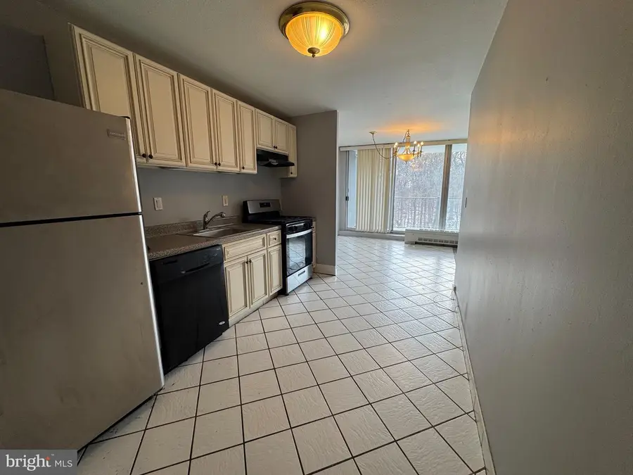 3900 Ford Rd #5m, Philadelphia, PA 19131 - Image #3