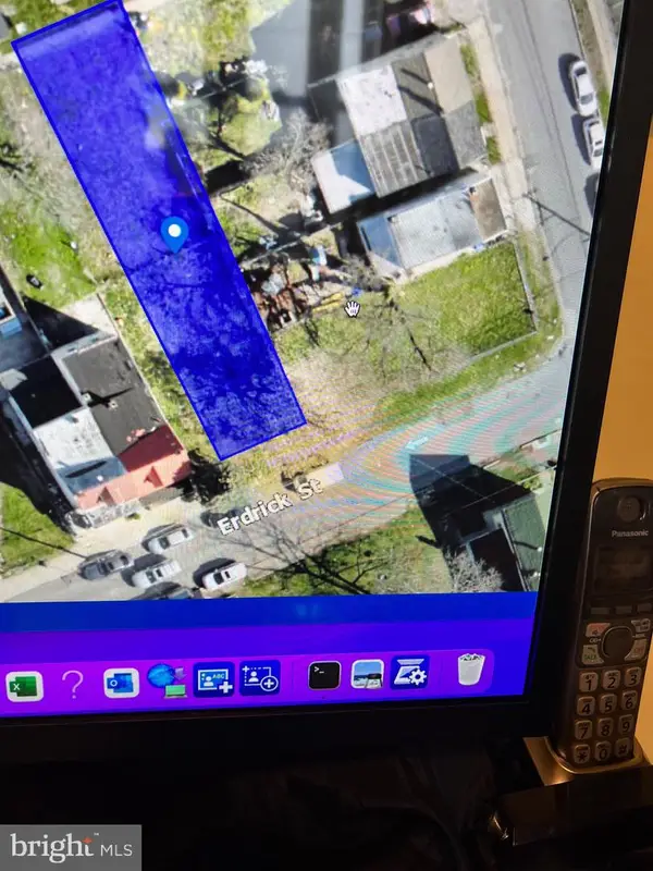 8072 Erdrick St, PHILADELPHIA, PA 19136