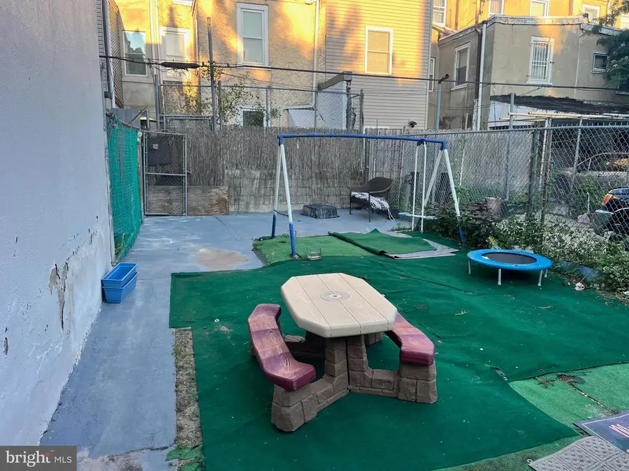 2021 N Leithgow St, Philadelphia, PA 19122 - Image #3