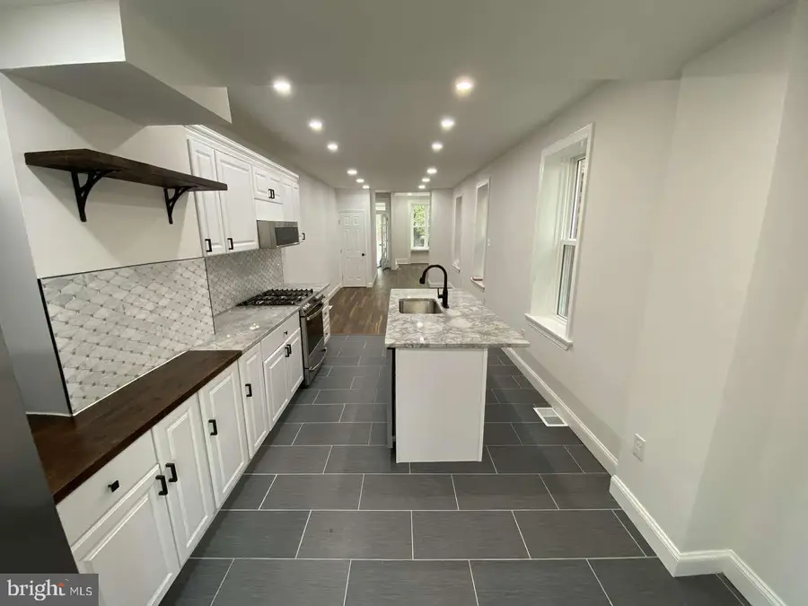 827 N 25th St, Philadelphia, PA 19130 - Image #2