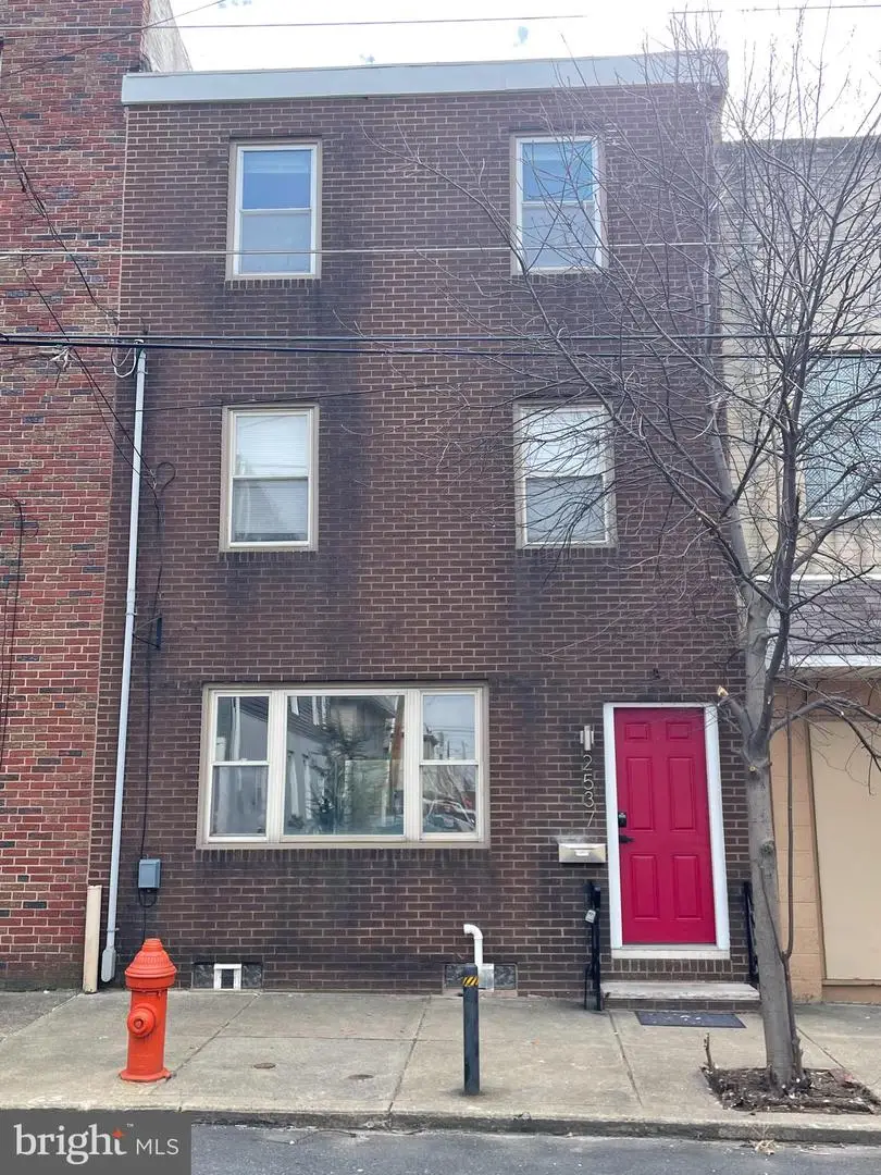 2537 Salmon St, Philadelphia, PA 19125 - Image #2