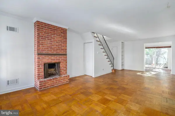 2304 Waverly St, PHILADELPHIA, PA 19146