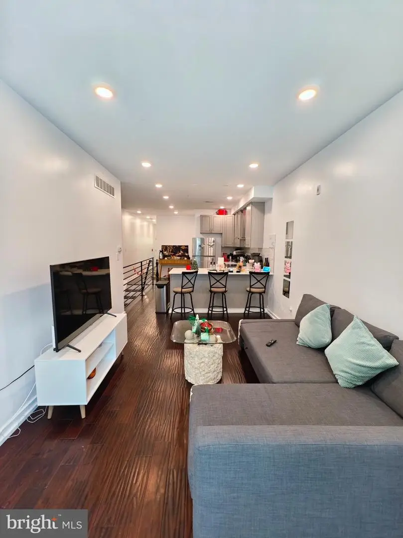 1433 Ogden St, Philadelphia, PA 19130 - Image #3