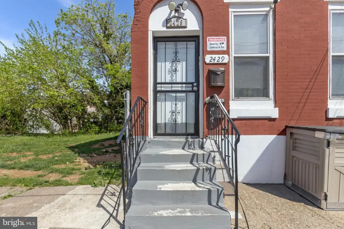 2429 N 10th St, Philadelphia, PA 19133 - Image #1