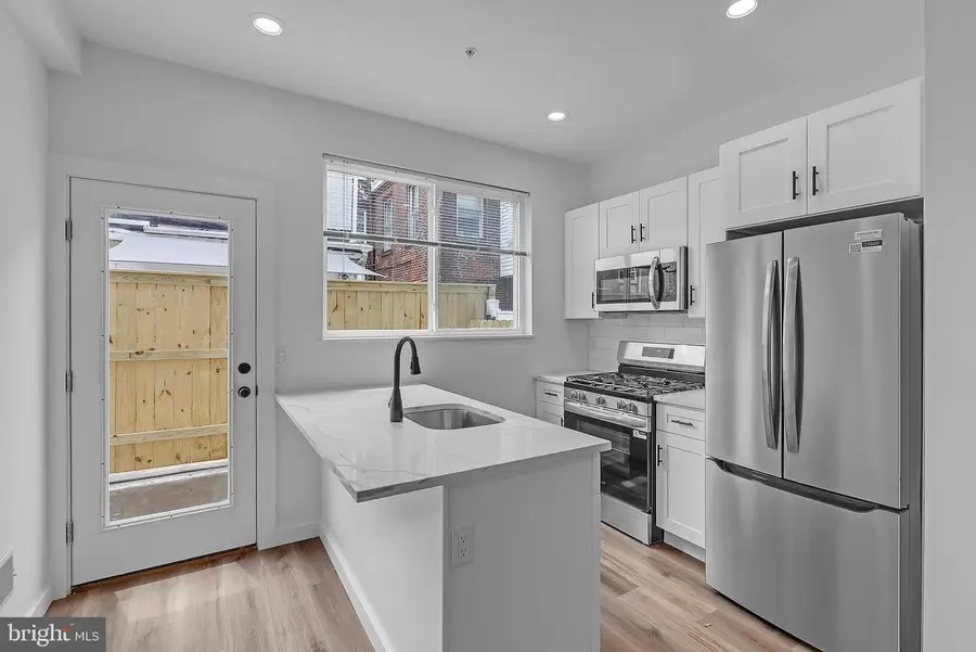 1526 W Seybert St, Philadelphia, PA 19121 - Image #2