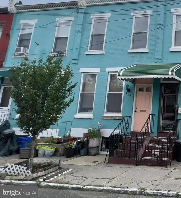 935 Edgley St, PHILADELPHIA, PA 19122