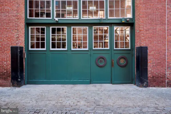 130 N Bread St #310, PHILADELPHIA, PA 19106