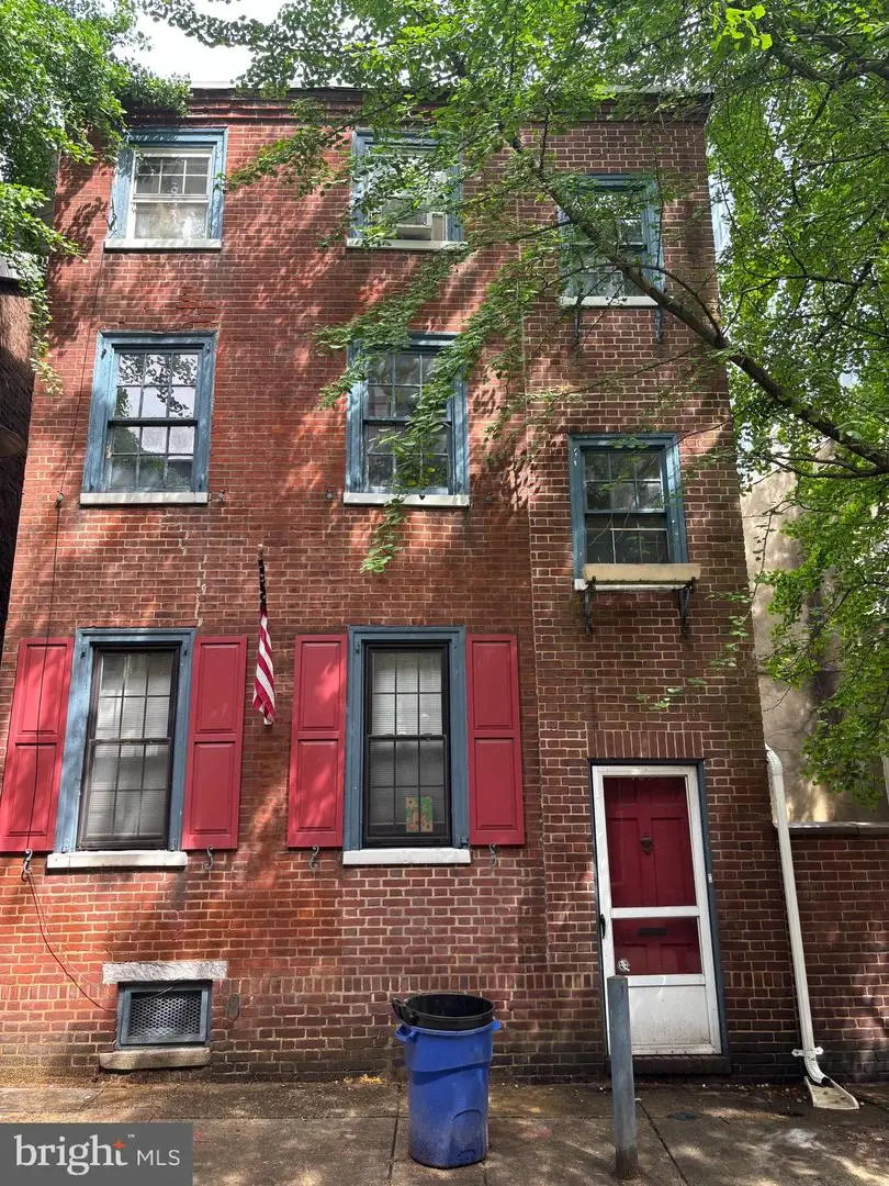 105 N Mole St, Philadelphia, PA 19102 - Image #1