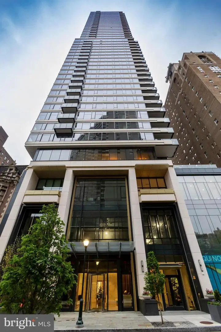 1911 Walnut #sky 4, Philadelphia, PA 19103 - Image #1