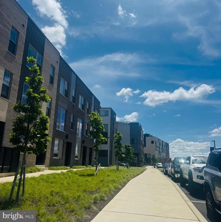 3005 Schirra Ln, Philadelphia, PA 19125 - Image #2