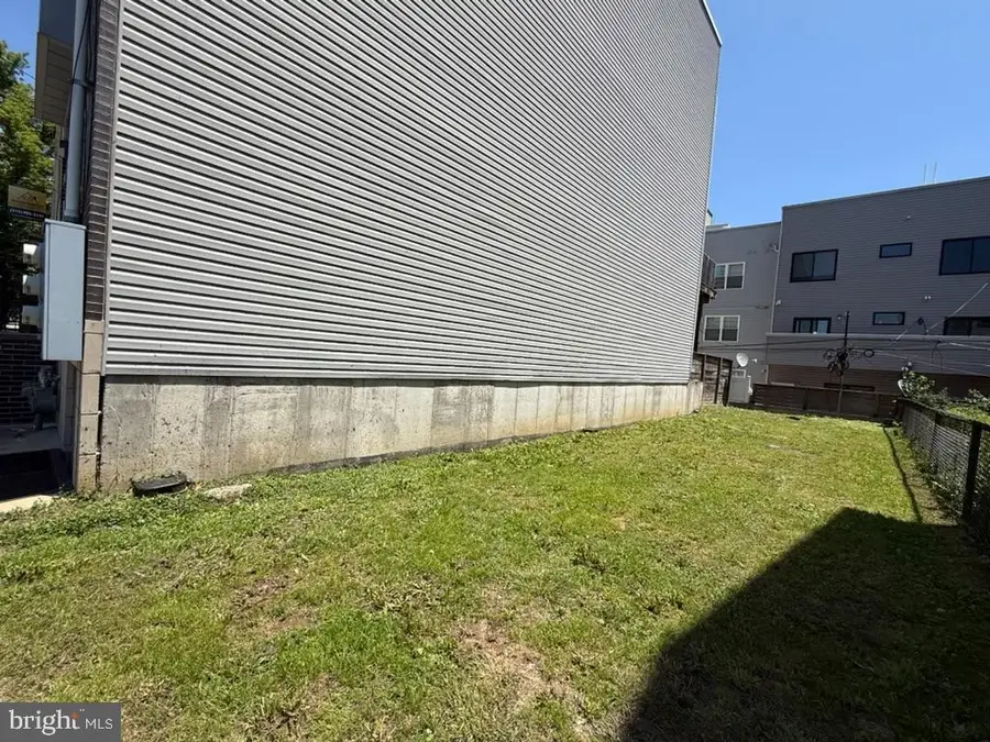 1537 N Franklin St, Philadelphia, PA 19122 - Image #2