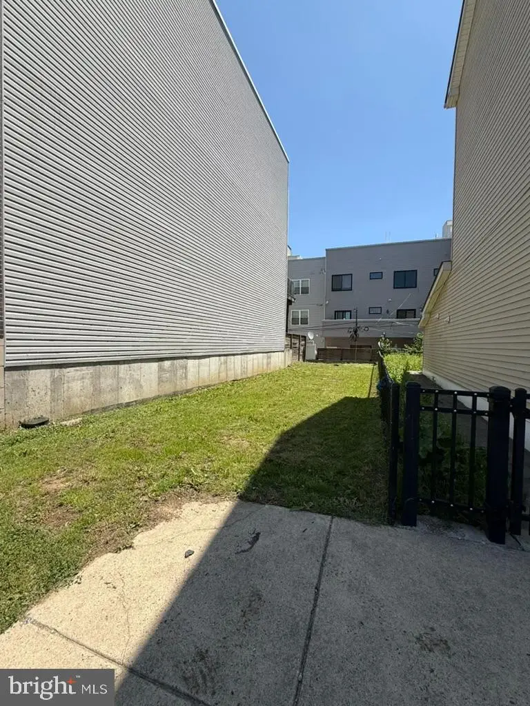 1537 N Franklin St, Philadelphia, PA 19122 - Image #3