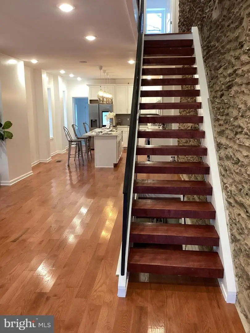 221 E Slocum St, Philadelphia, PA 19119 - Image #3