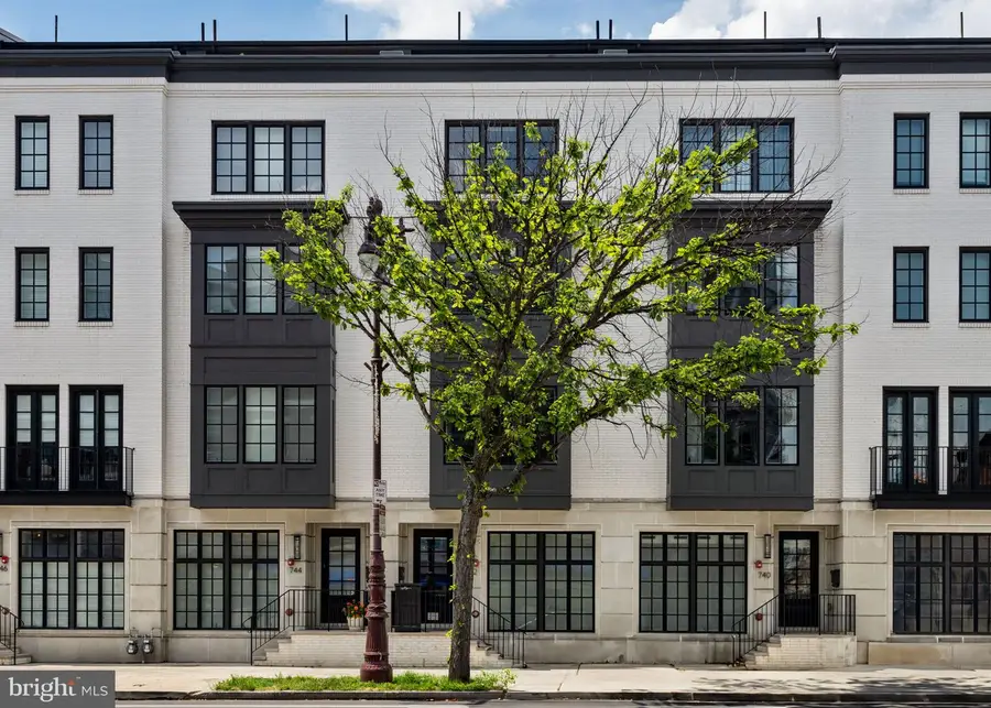 742 S Broad St, Philadelphia, PA 19146 - Image #2