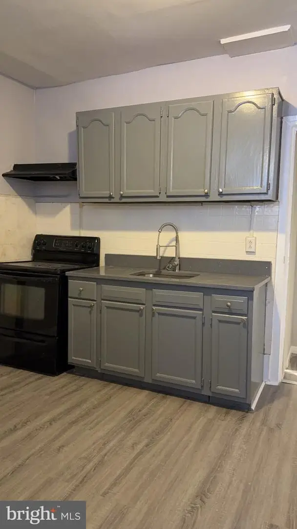 2863 N Leithgow St, Philadelphia, PA 19133 - Image #3