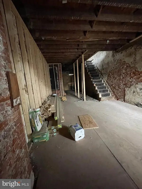 2002 Hart Ln, PHILADELPHIA, PA 19134