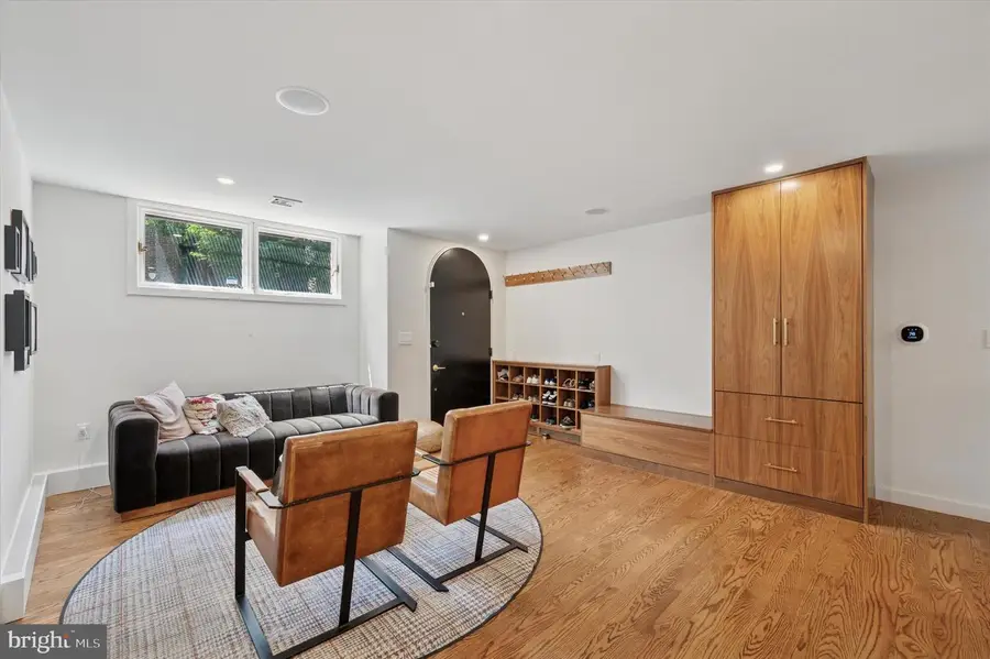 283 Locust St, Philadelphia, PA 19106 - Image #2