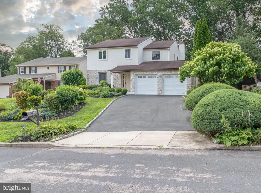 937 Caledonia St, Philadelphia, PA 19128 - Image #2